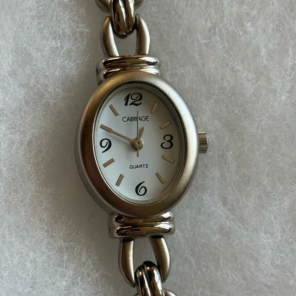 Carriage Women’s Watch Bracelet Silver Tone Preowned Not Running